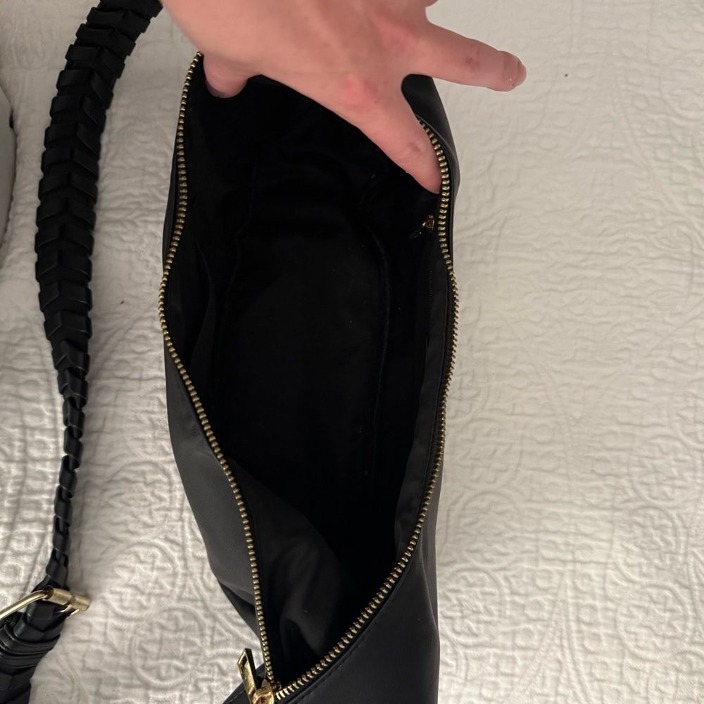Jules Kae Black Hobo Bag - Picture 4 of 4